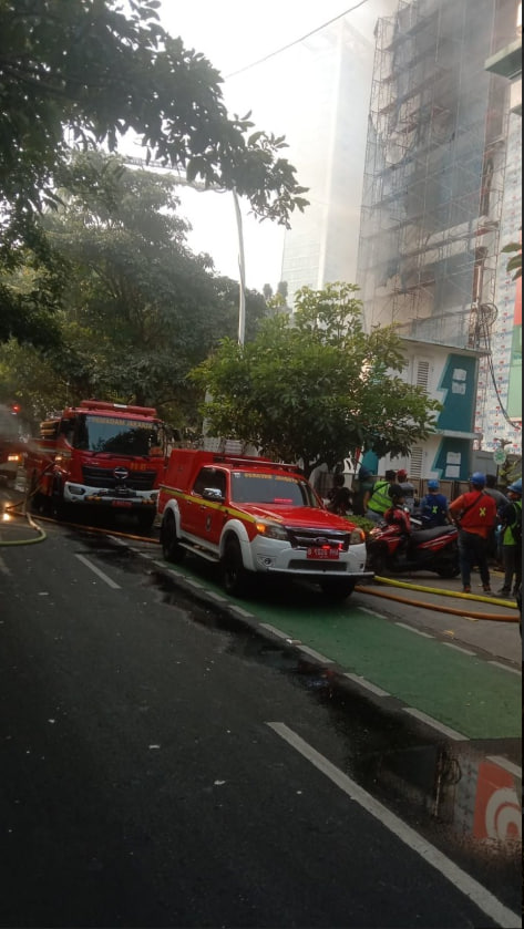 4 Fakta Kebakaran Gedung Di Cikini Hingga Orang Terjebak Kepulan Asap