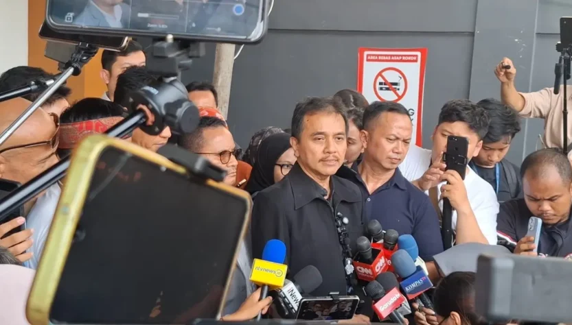 Roy Suryo dijadwalkan menjalani sidang perdana dalam perkara dugaan tudingan ijazah palsu Joko Widodo (Jokowi) di Pengadilan Negeri (PN)